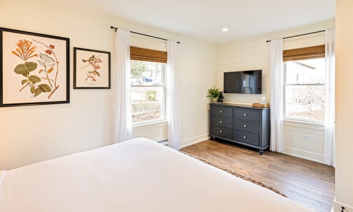 Photo of Bedroom in West Dundee