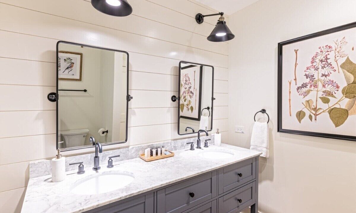 Photo of Bathroom in West Dundee