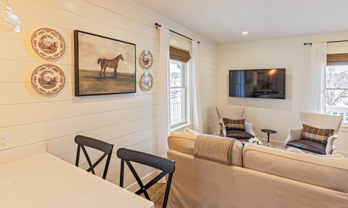 Photo of Livingroom in West Dundee