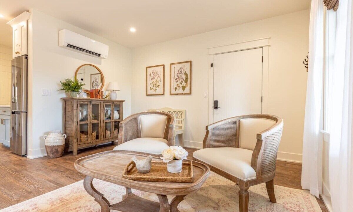 Photo of Livingroom in West Dundee