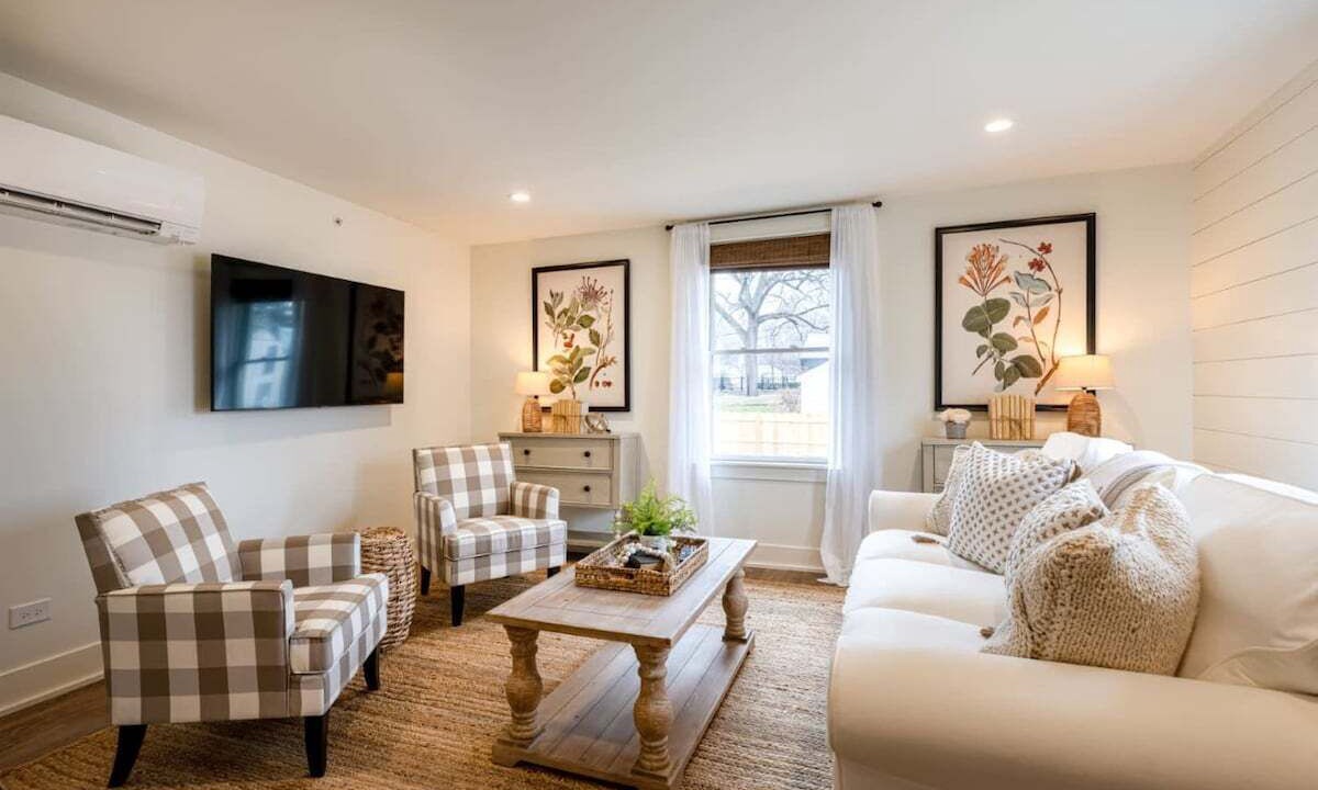 Photo of Livingroom in West Dundee