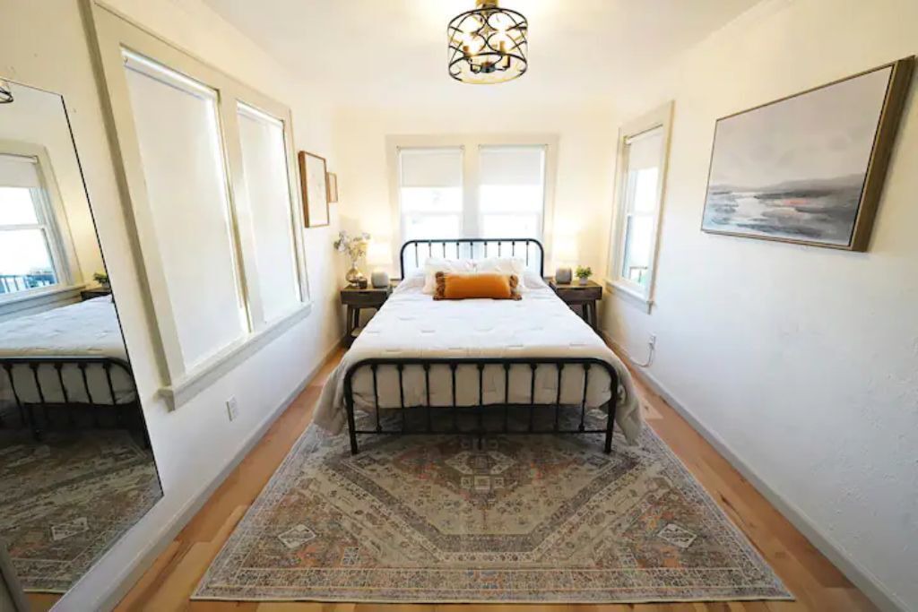 Photo of Bedroom in Groveland