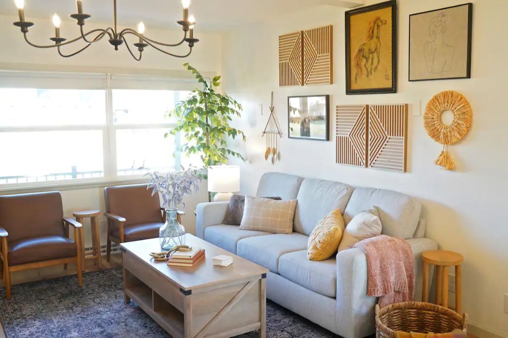 Photo of Livingroom in Groveland