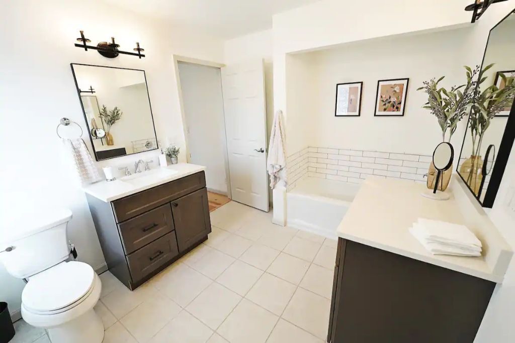 Photo of Bathroom in Groveland