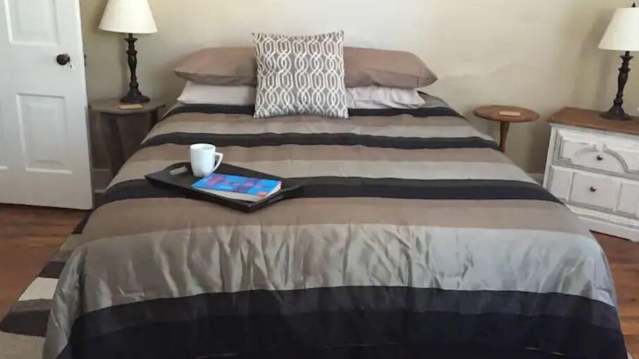 Photo of Bedroom in Alton