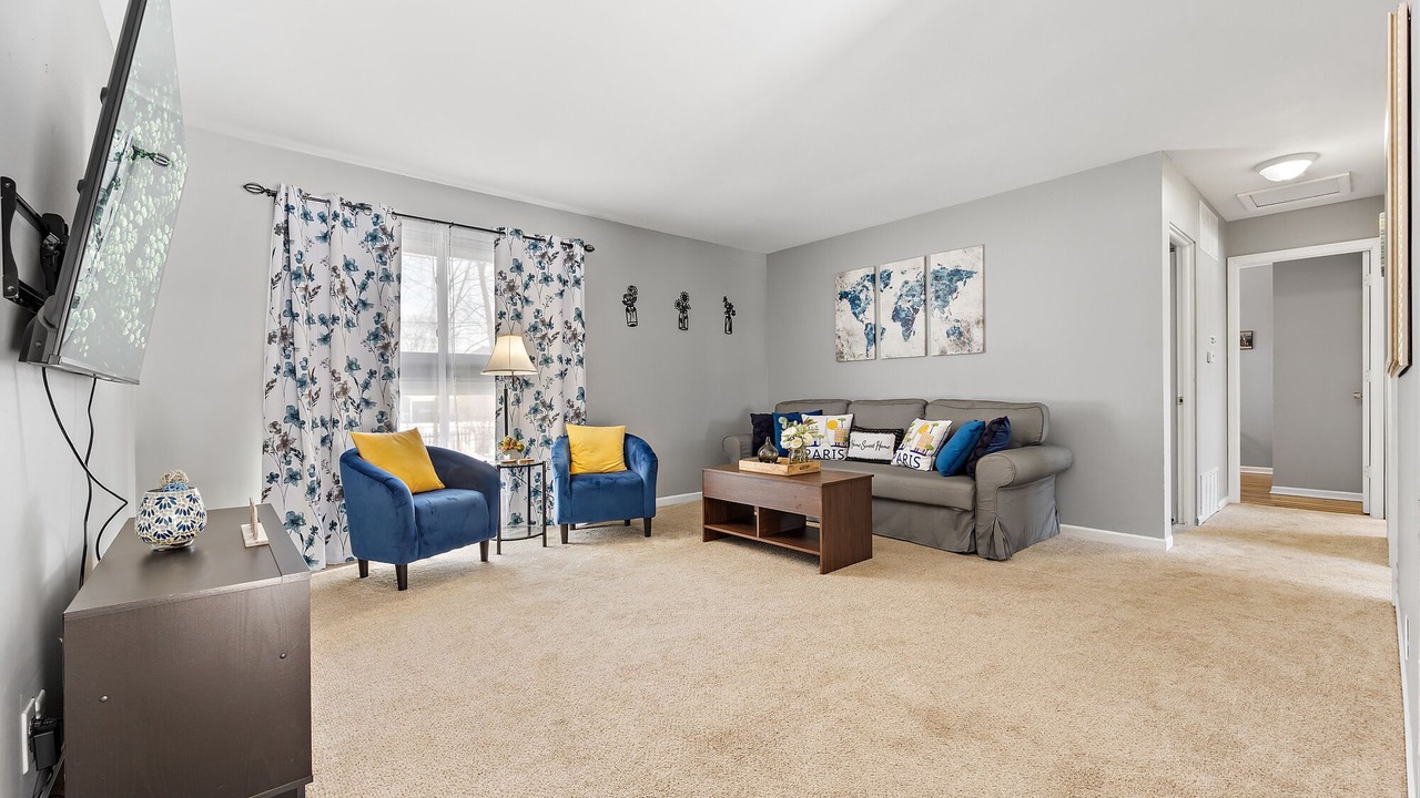 Photo of Livingroom in Boulder Hill