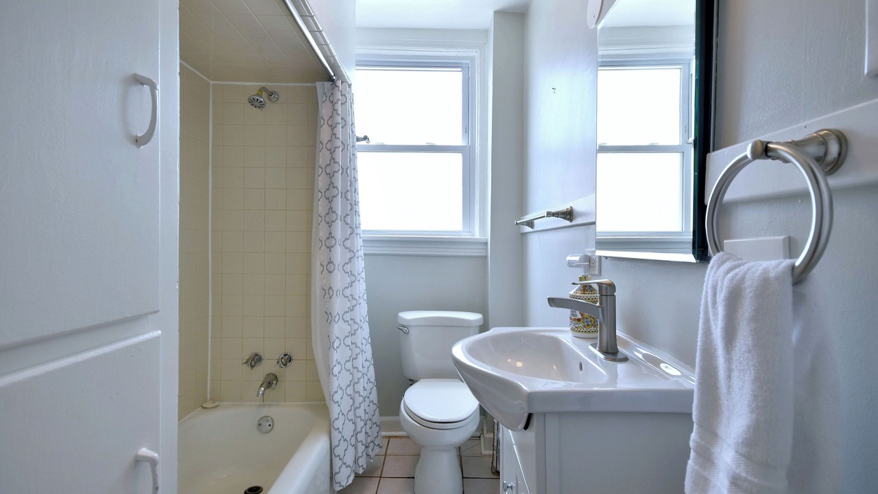 Photo of Bathroom in Oak Park