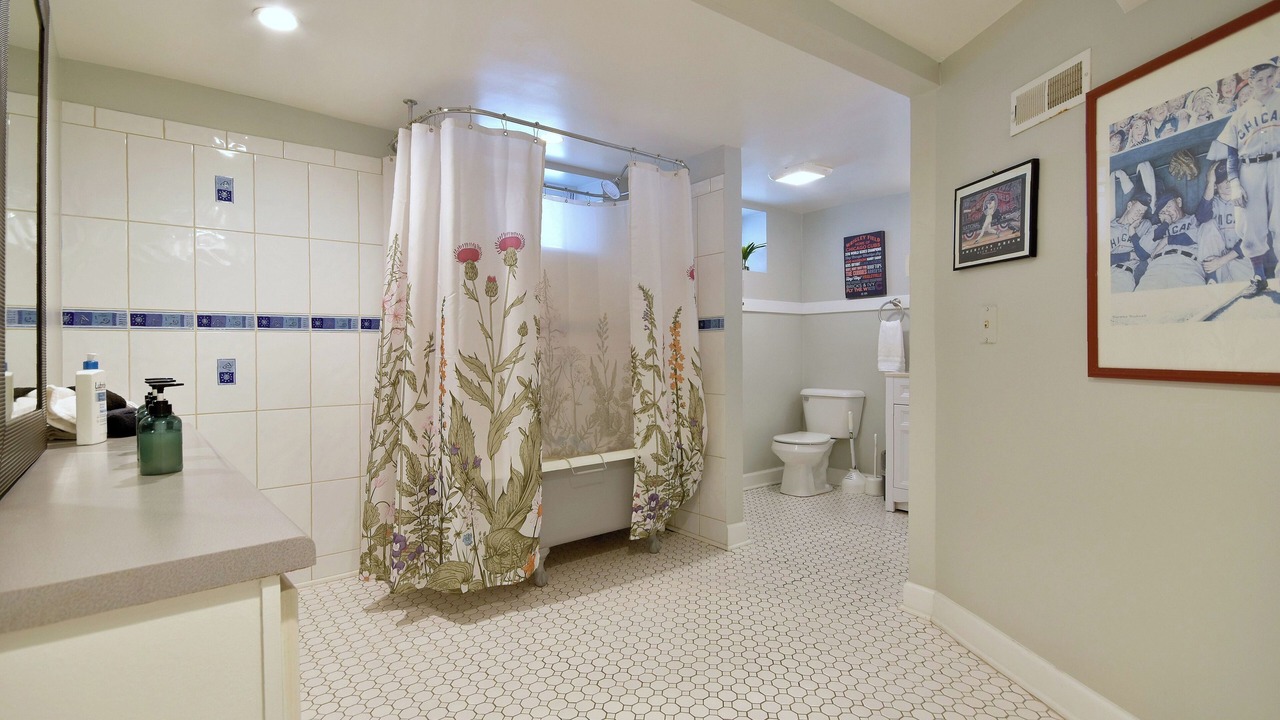 Photo of Bathroom in Oak Park