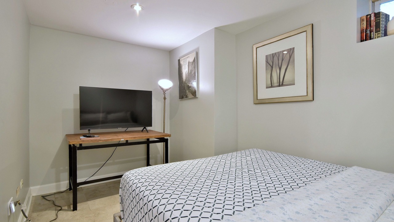 Photo of Bedroom in Oak Park