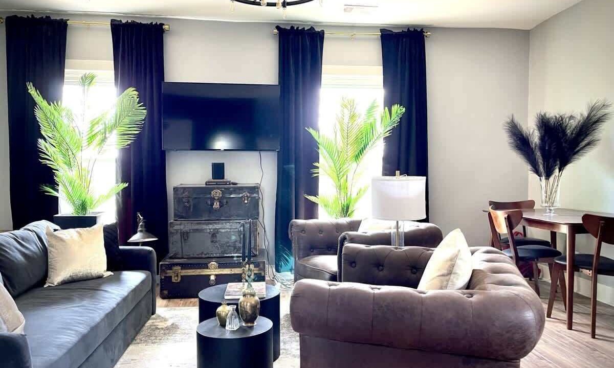 Photo of Bedroom in Evanston