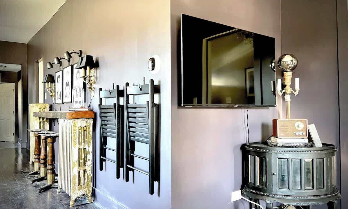 Photo of Bedroom in Evanston