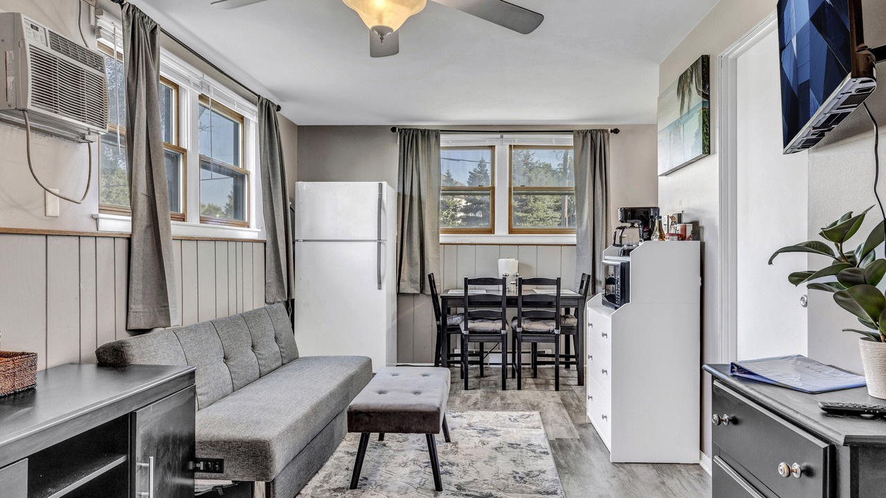 Photo of Livingroom in Aurora