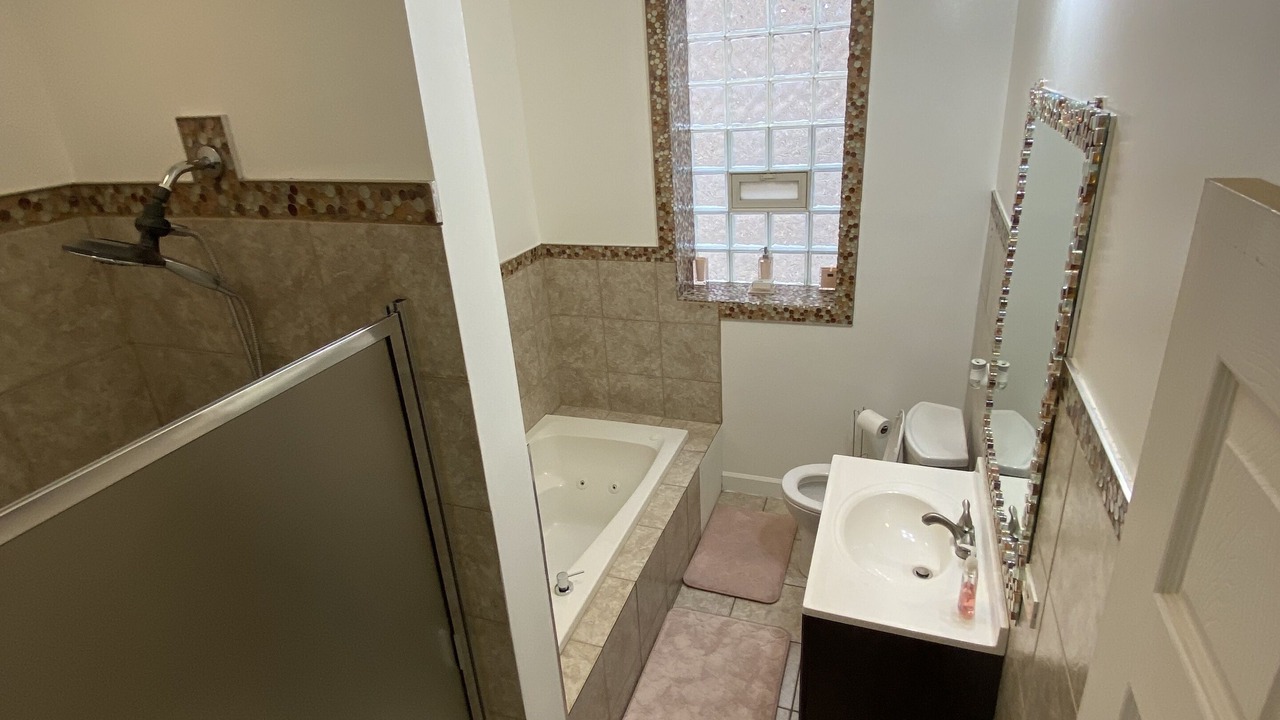 Photo of Bathroom in Grand Boulevard