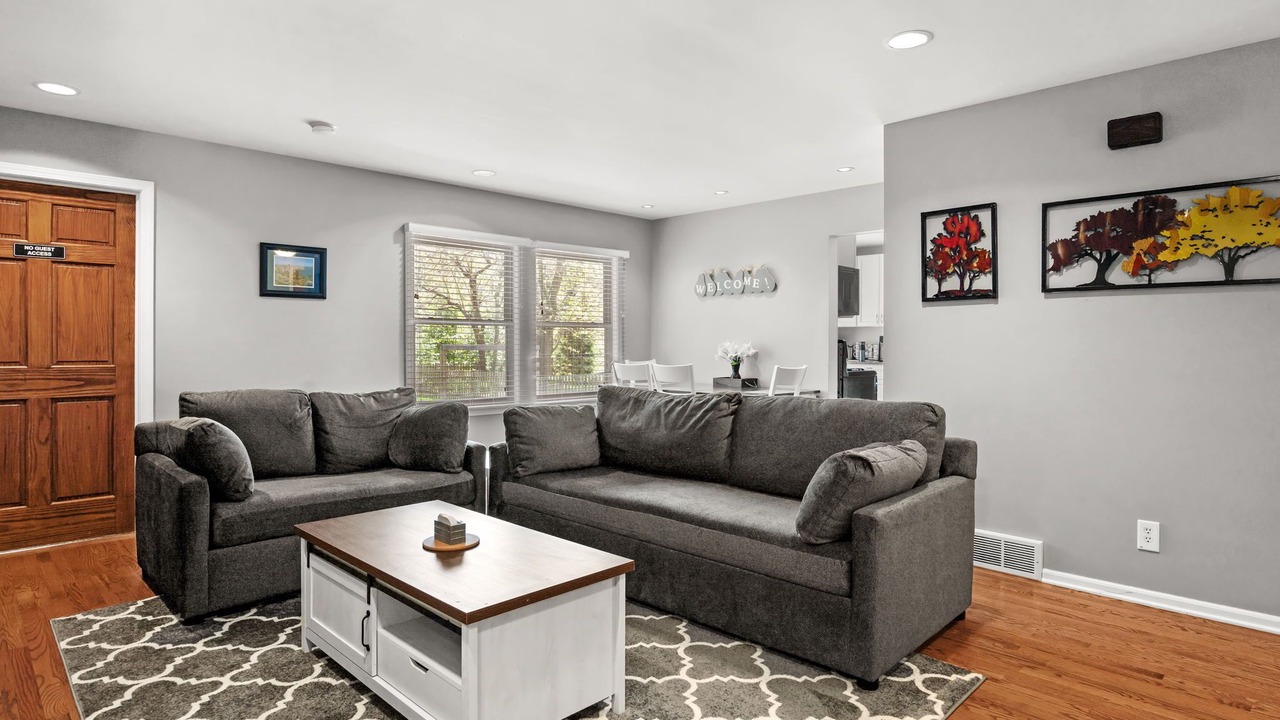 Photo of Livingroom in St. Charles