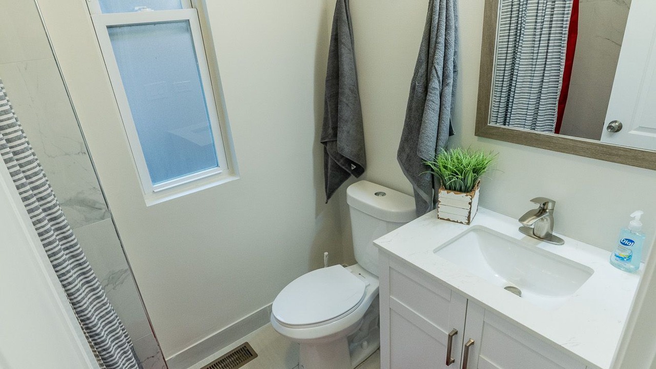 Photo of Bathroom in Grand Boulevard