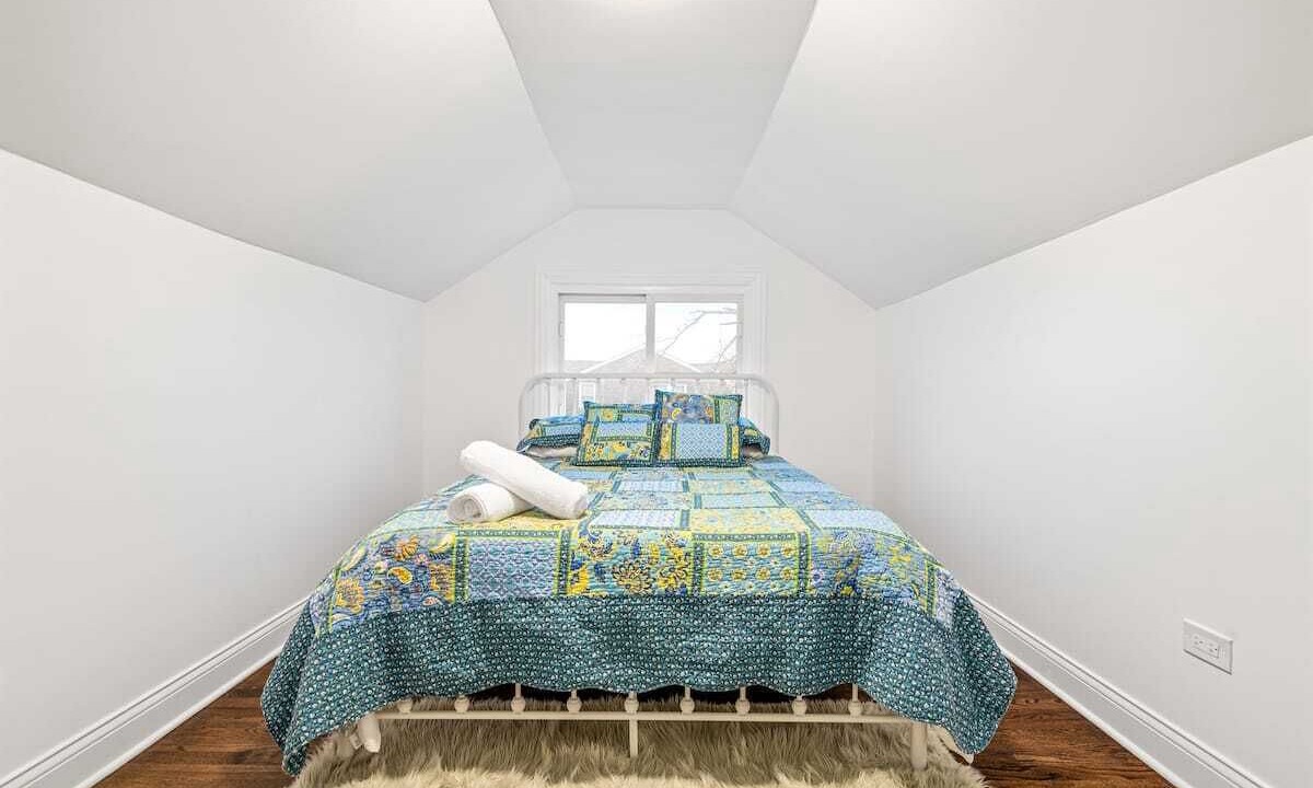 Photo of Bedroom in Cragin