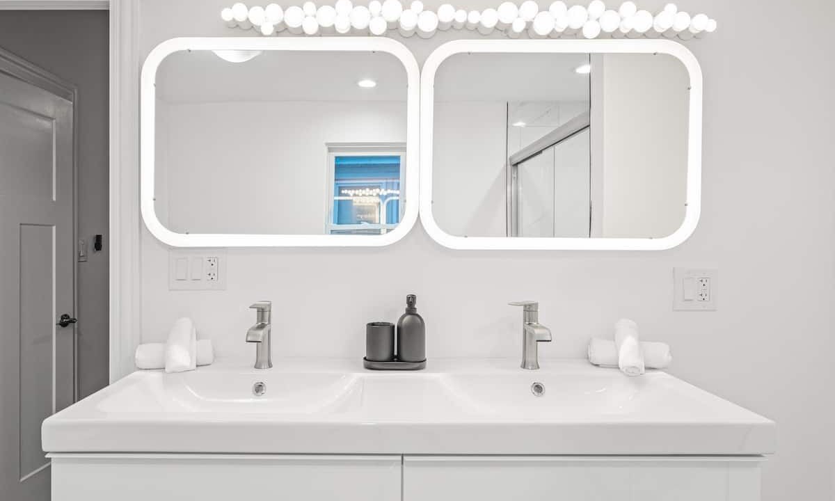 Photo of Bathroom in Cragin