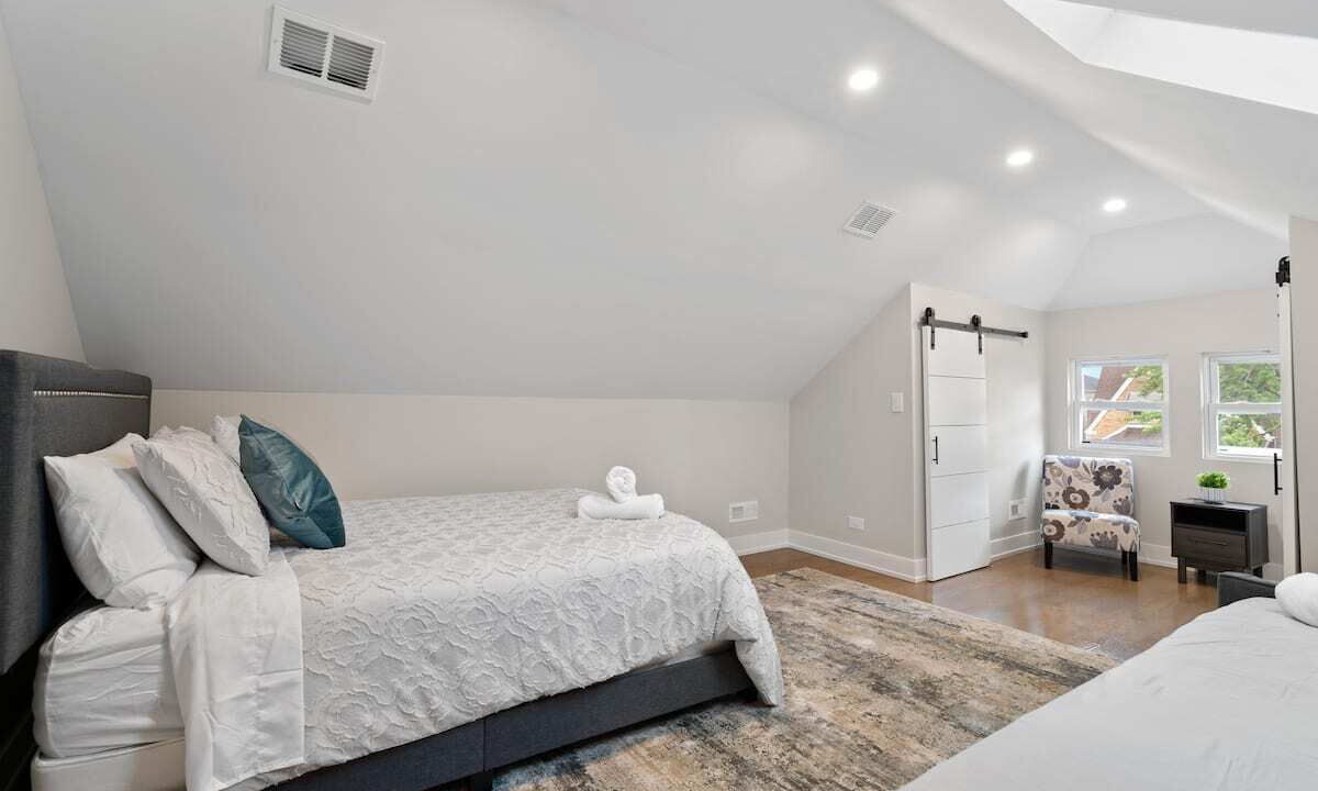 Photo of Bedroom in Cragin