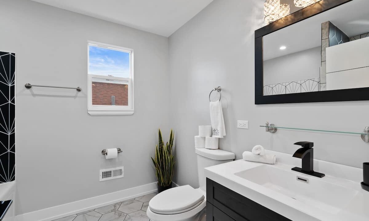 Photo of Bathroom in Cragin