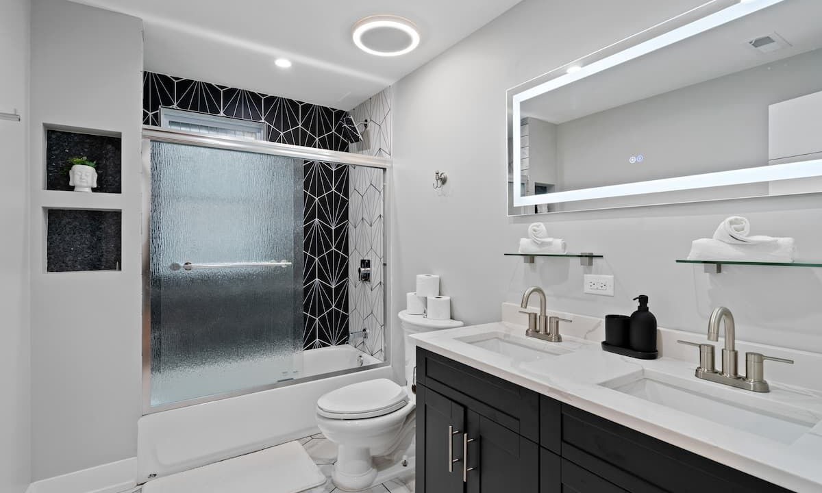 Photo of Bathroom in Cragin
