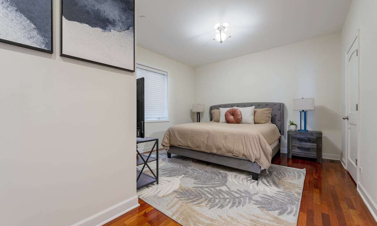 Photo of Bedroom in Pulaski Park