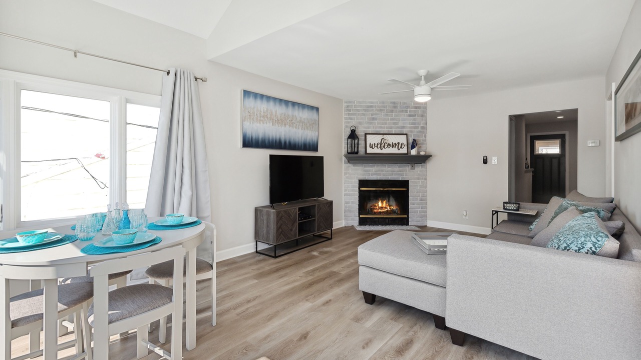 Photo of Livingroom in Fox Lake