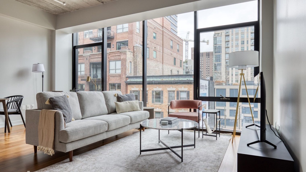 Photo of Livingroom in Near North Side