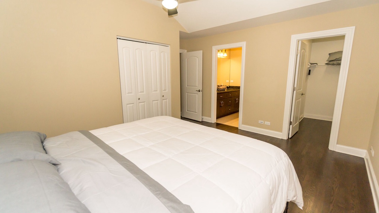 Photo of Bedroom in Bensenville