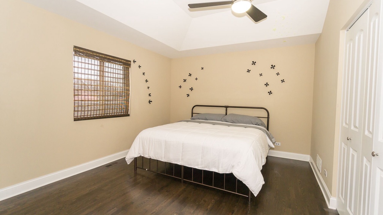 Photo of Bedroom in Bensenville