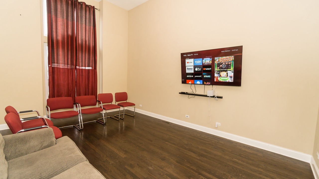 Photo of Livingroom in Bensenville
