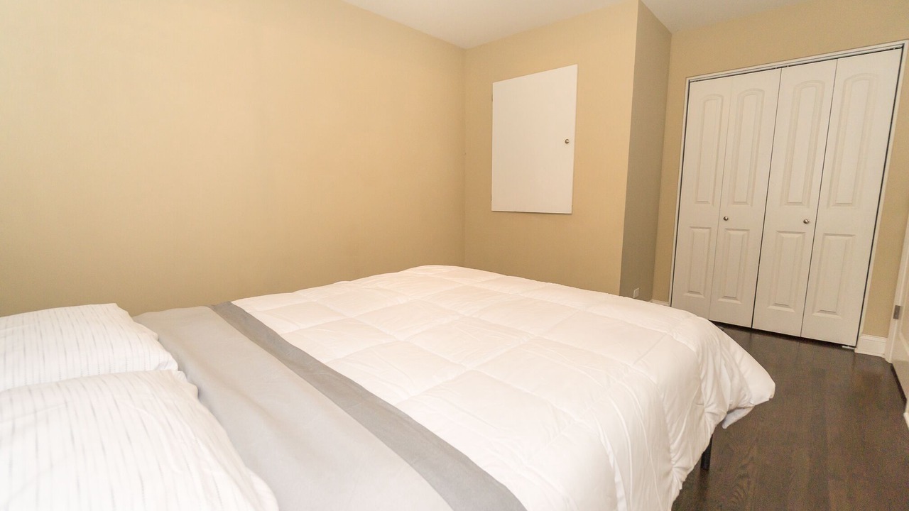 Photo of Bedroom in Bensenville