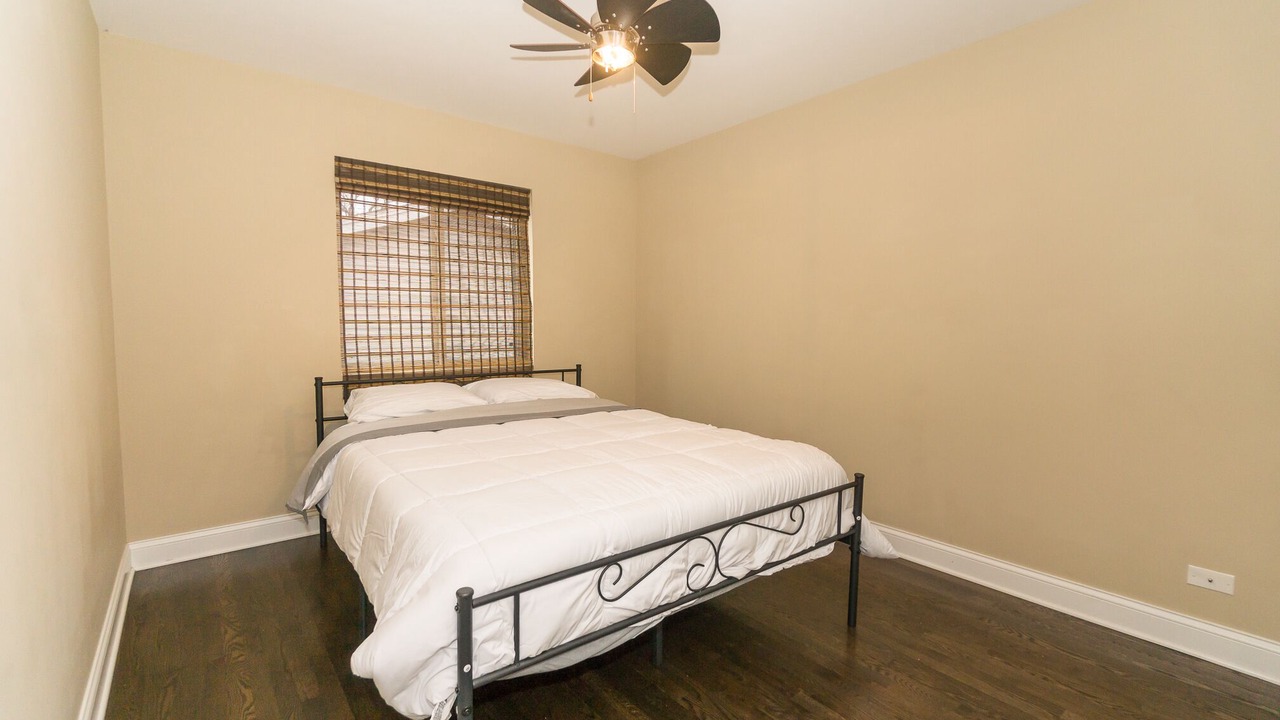 Photo of Bedroom in Bensenville