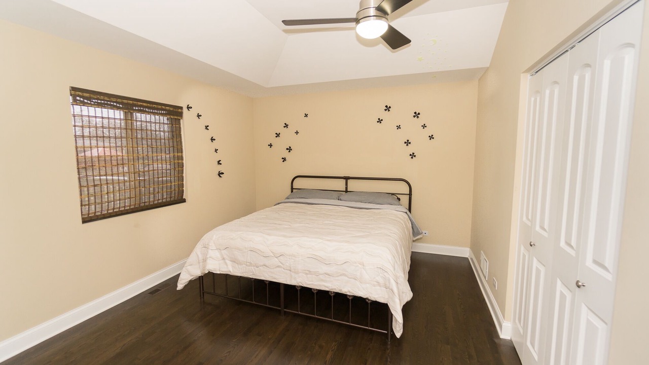 Photo of Bedroom in Bensenville