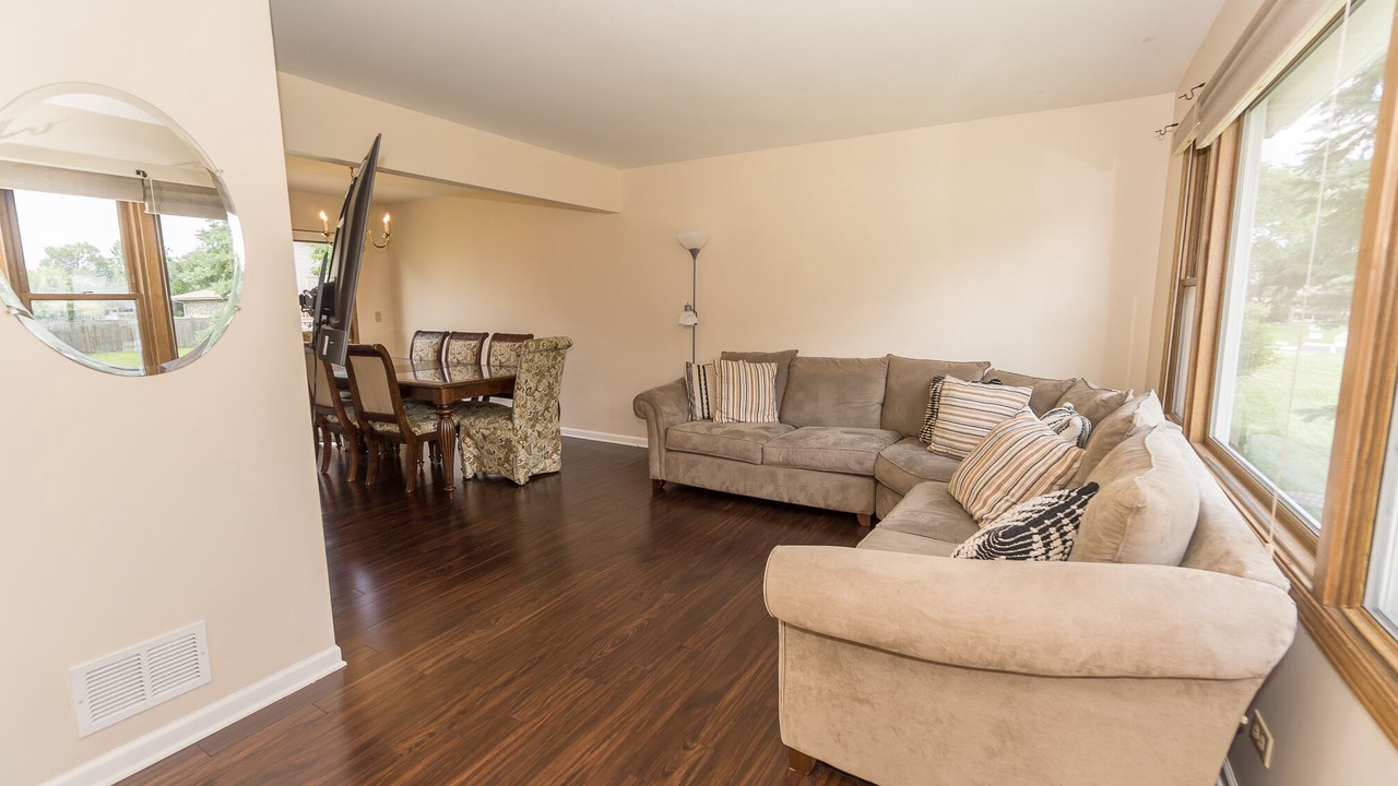Photo of Livingroom in Carol Stream