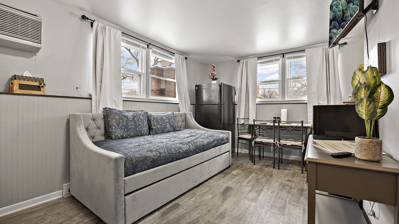 Photo of Livingroom in Aurora