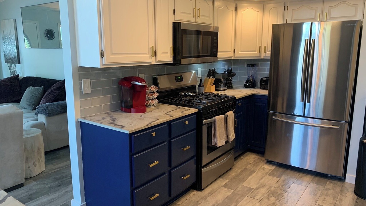 Photo of Kitchen in Lynn Center