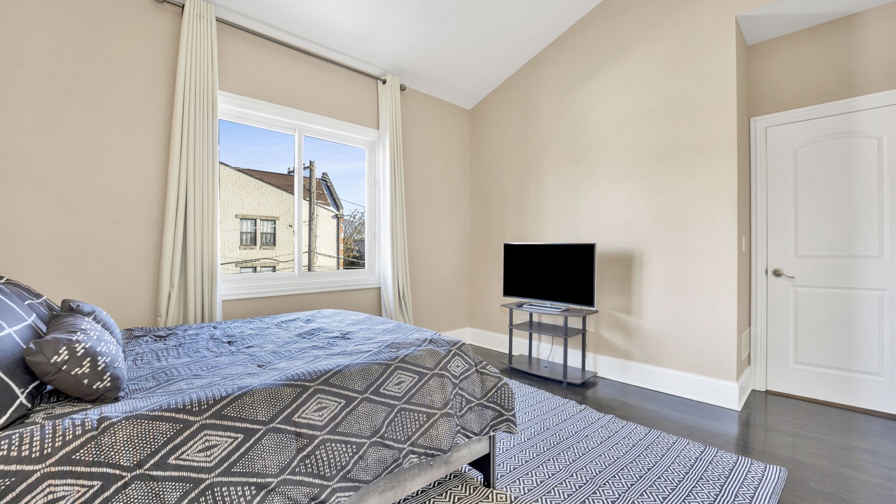 Photo of Bedroom in Grand Boulevard