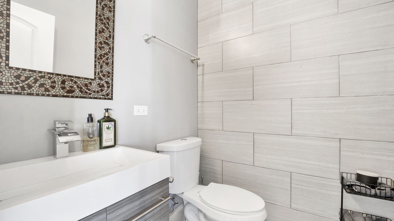 Photo of Bathroom in Grand Boulevard
