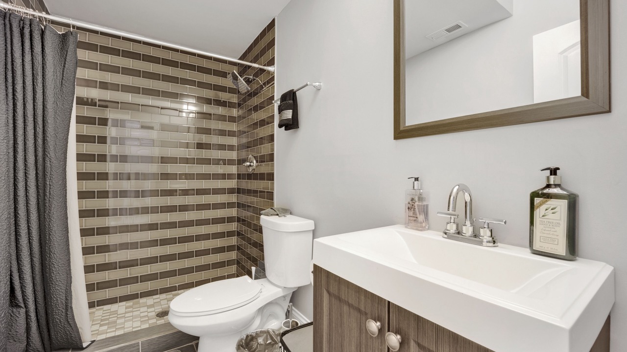 Photo of Bathroom in Grand Boulevard