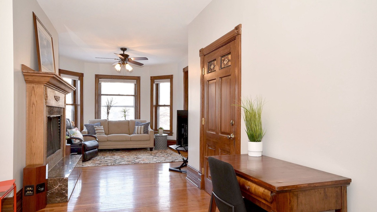 Photo of Livingroom in Oak Park