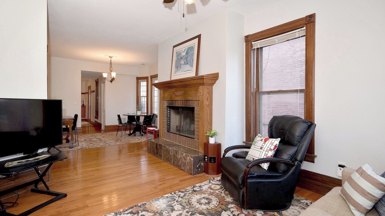 Photo of Livingroom in Oak Park
