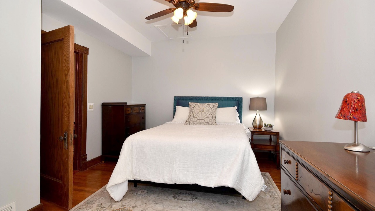 Photo of Bedroom in Oak Park