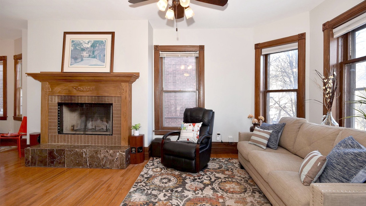 Photo of Livingroom in Oak Park