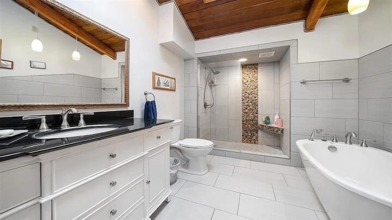 Photo of Bathroom in Holcomb