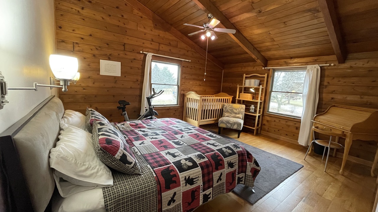 Photo of Bedroom in Holcomb