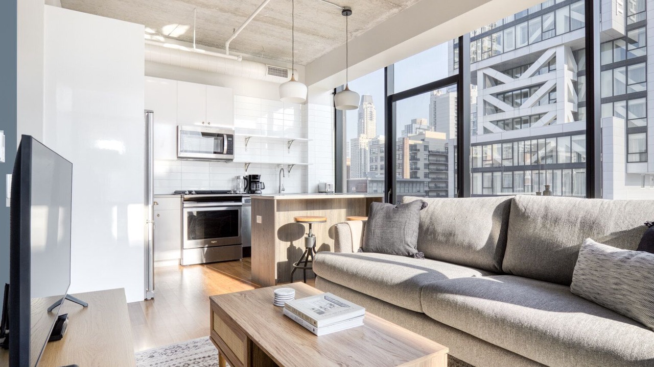 Photo of Livingroom in Near North Side