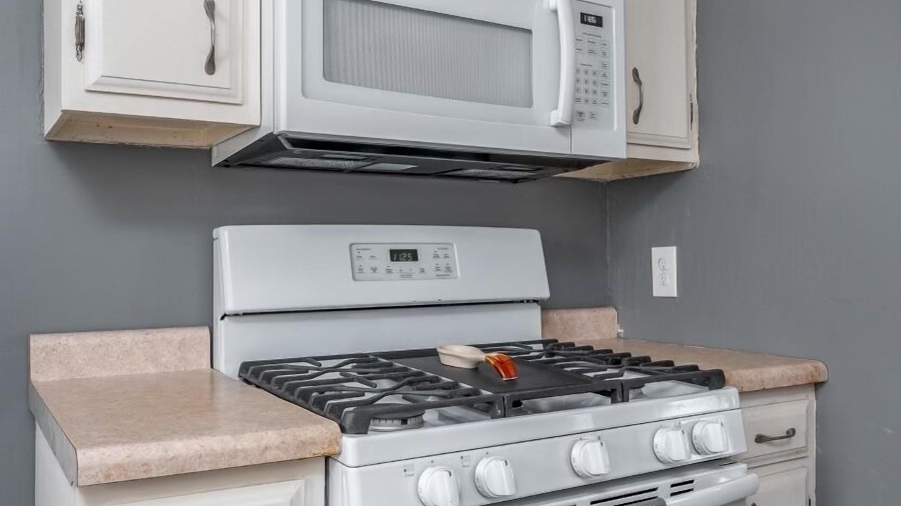 Photo of Kitchen in Lynn Center