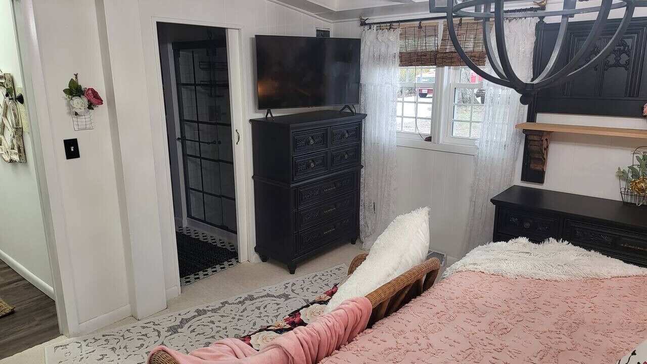 Photo of Bedroom in Effingham