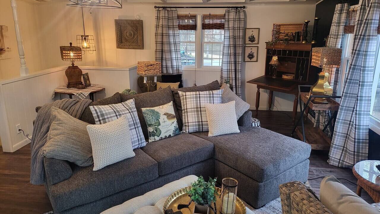 Photo of Livingroom in Effingham