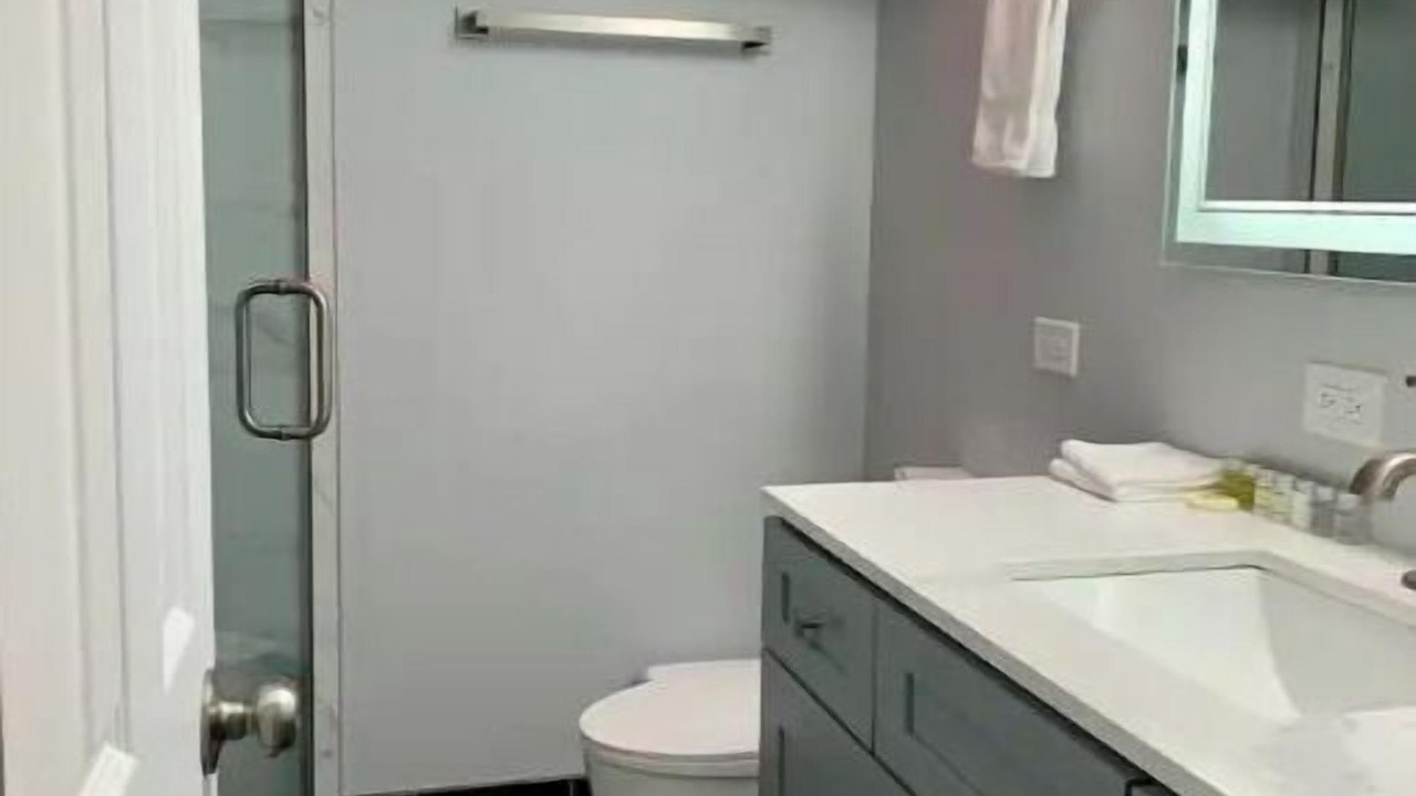 Photo of Bathroom in Des Plaines